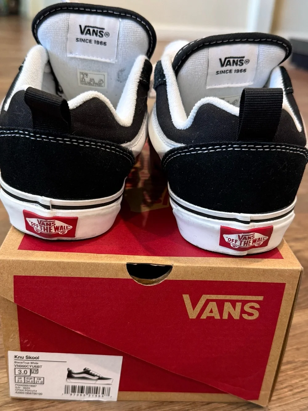 Vans Kids Knu Skool Black/True White Youth Size 3 Skate Shoes In Box